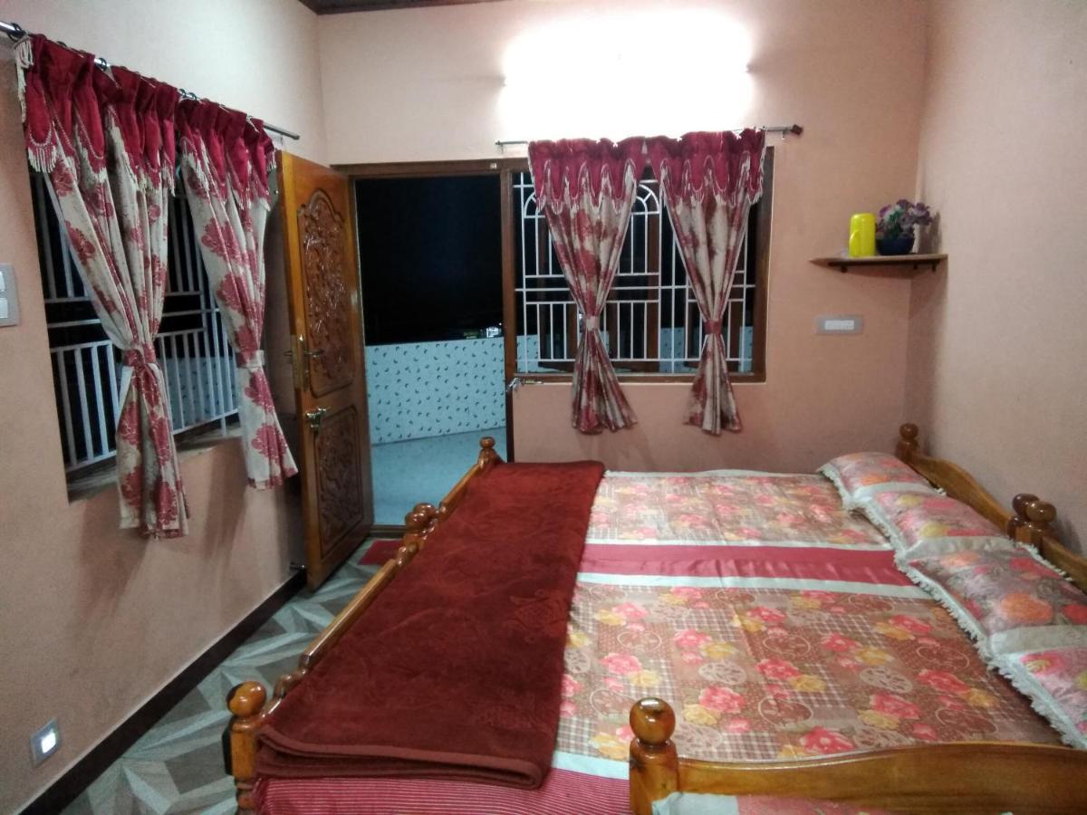 Maniis Homestay Vālpārai Εξωτερικό φωτογραφία
