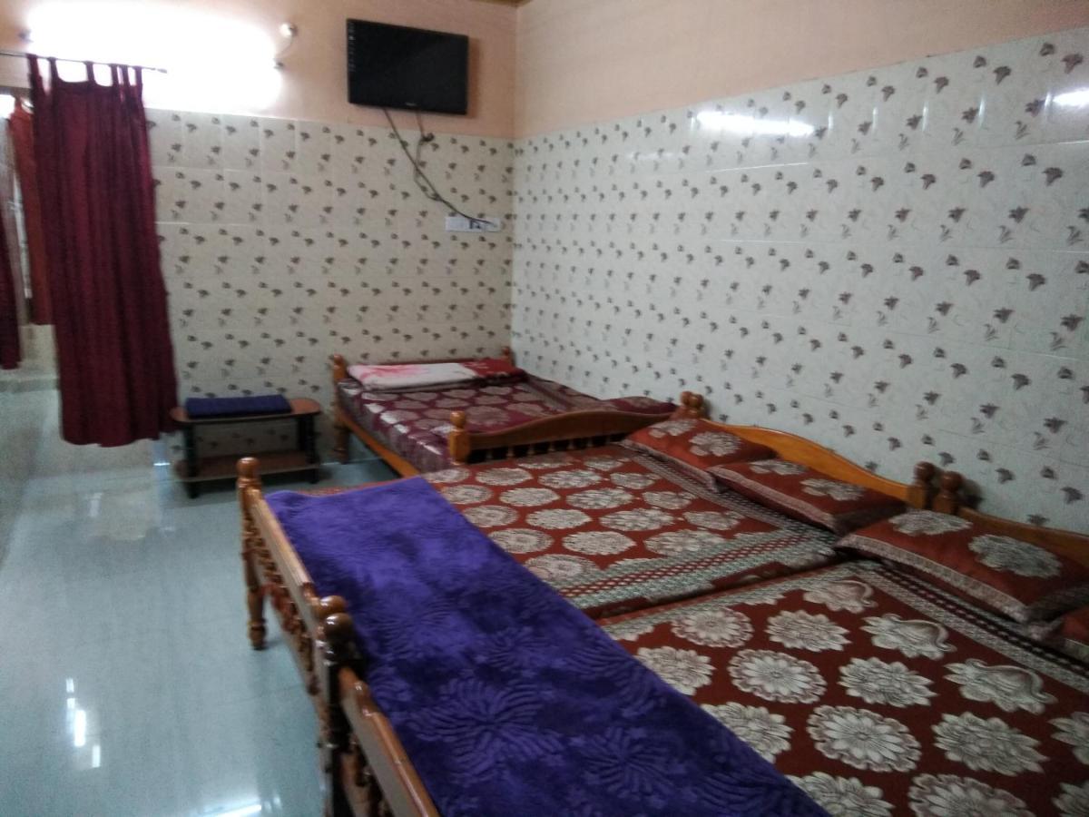 Maniis Homestay Vālpārai Εξωτερικό φωτογραφία