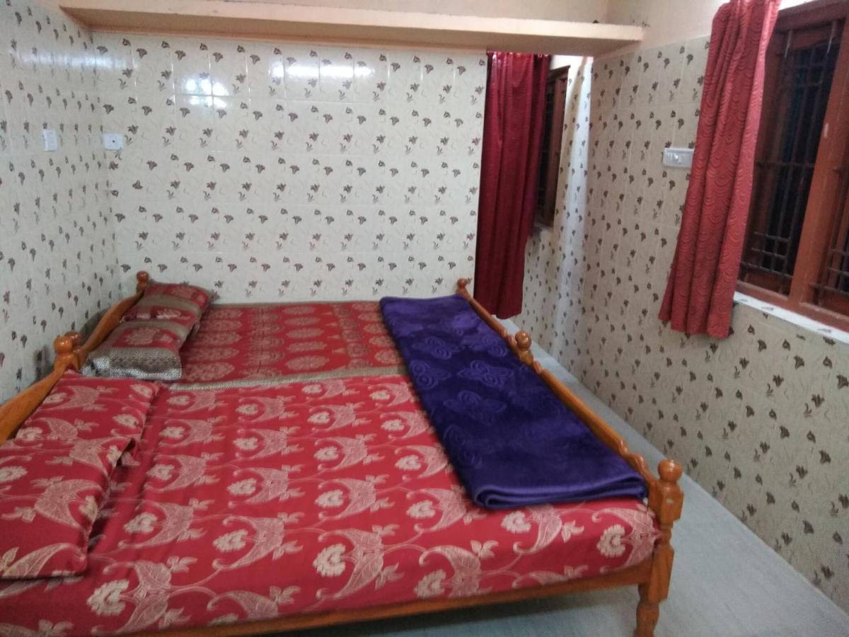 Maniis Homestay Vālpārai Εξωτερικό φωτογραφία